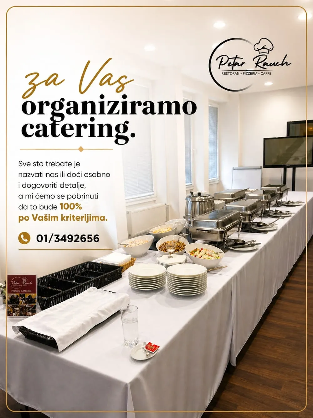 Postavljeni stol za catering s pladnjevima i posuđem